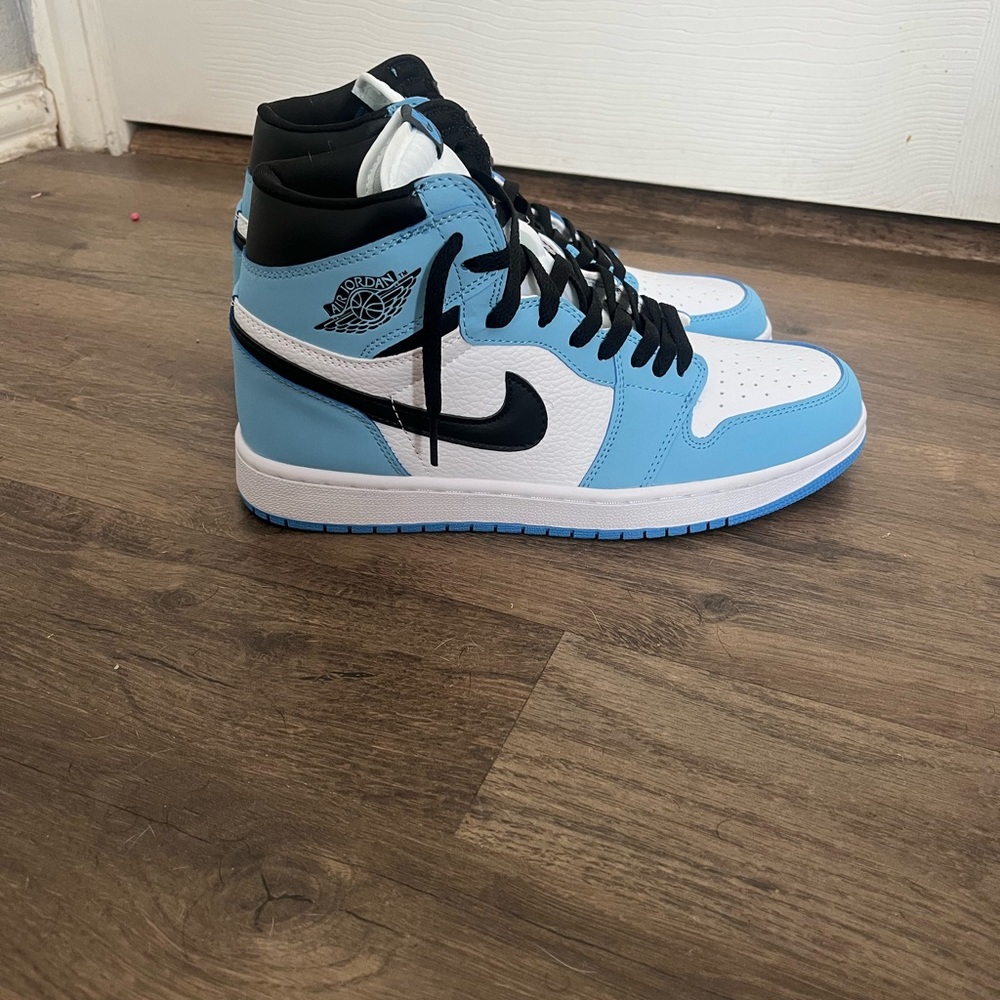 Nike blue air jordan